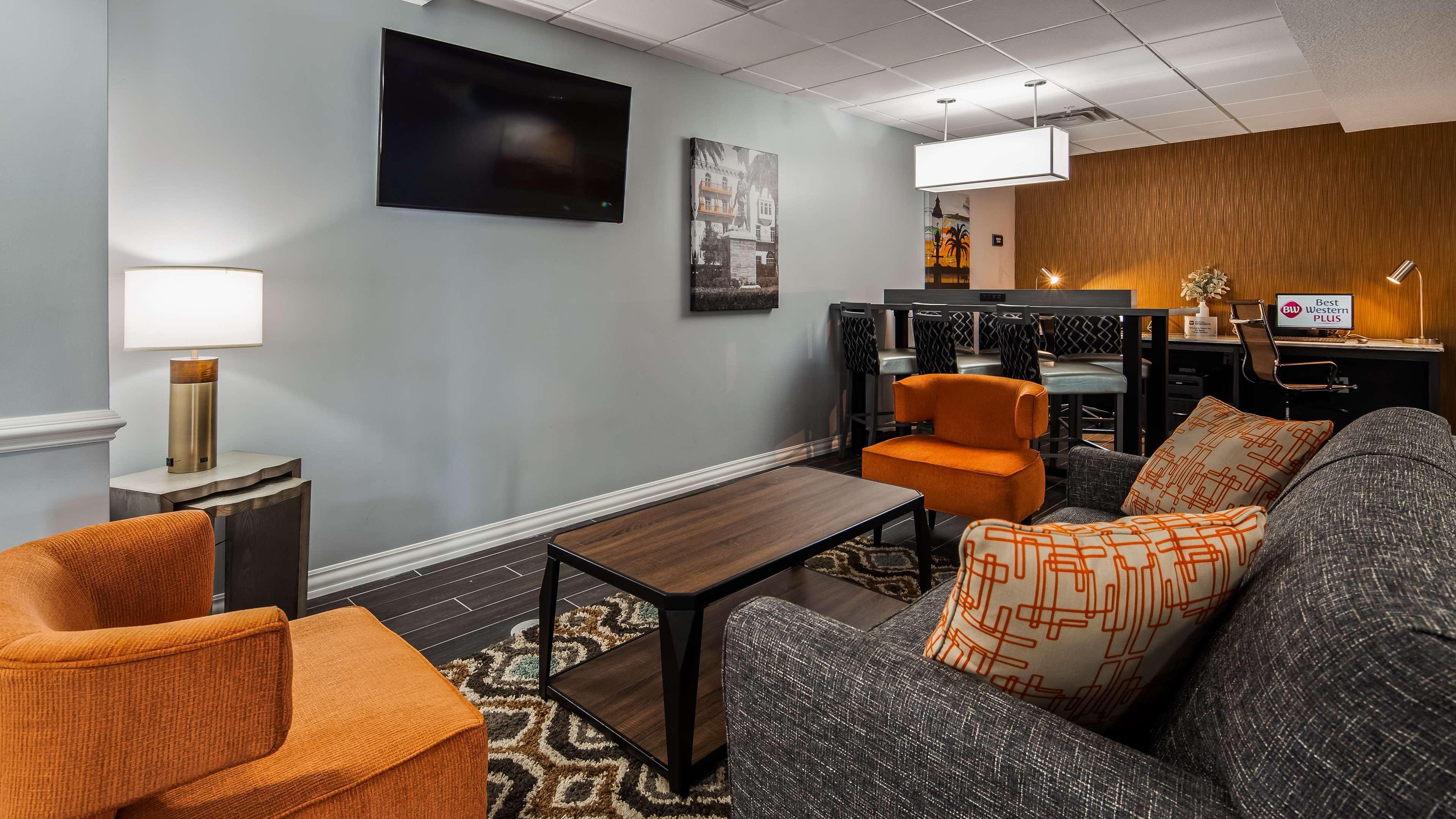 Best Western Plus New Caney Inn & Suites Eksteriør billede