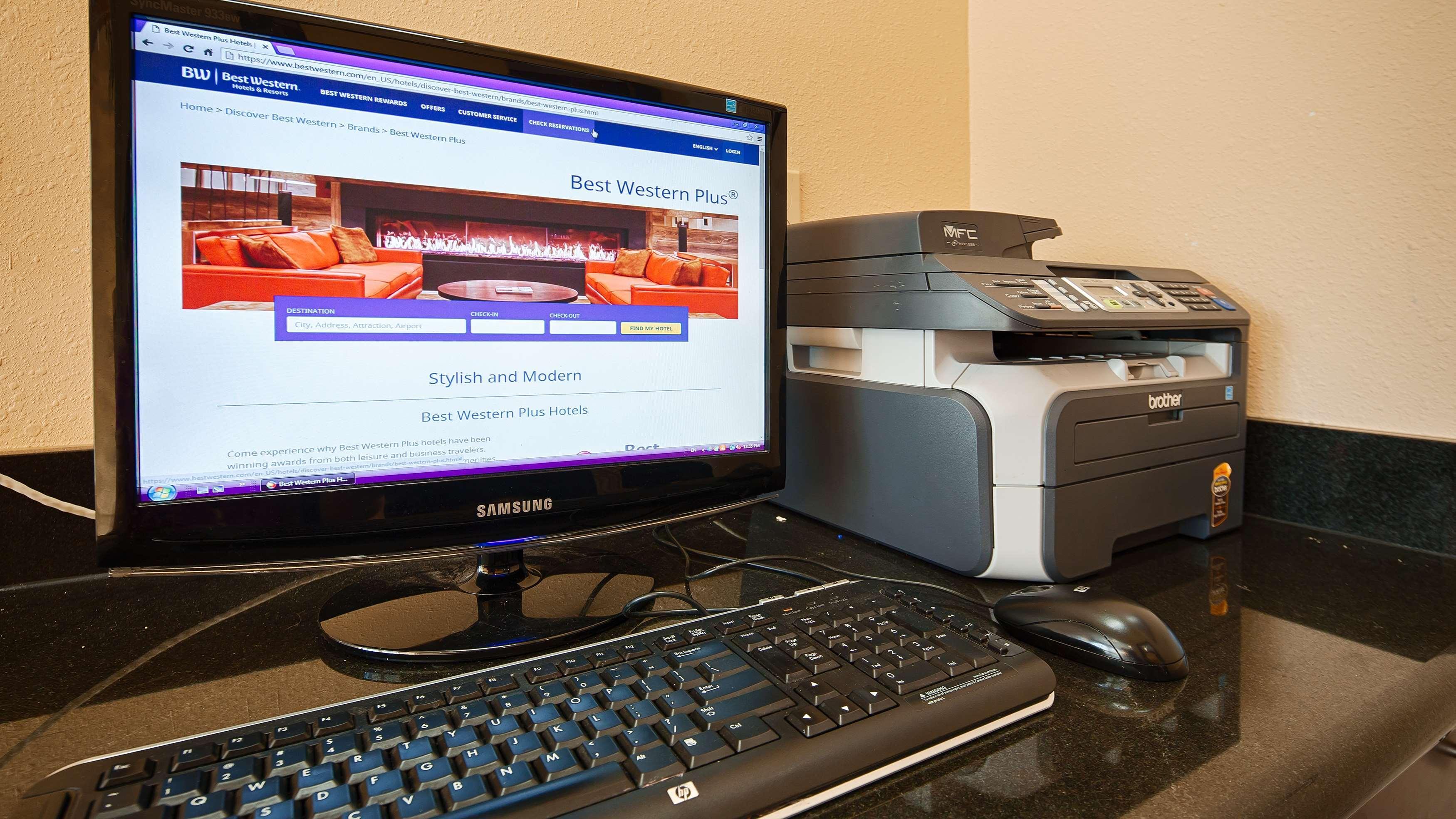 Best Western Plus New Caney Inn & Suites Eksteriør billede