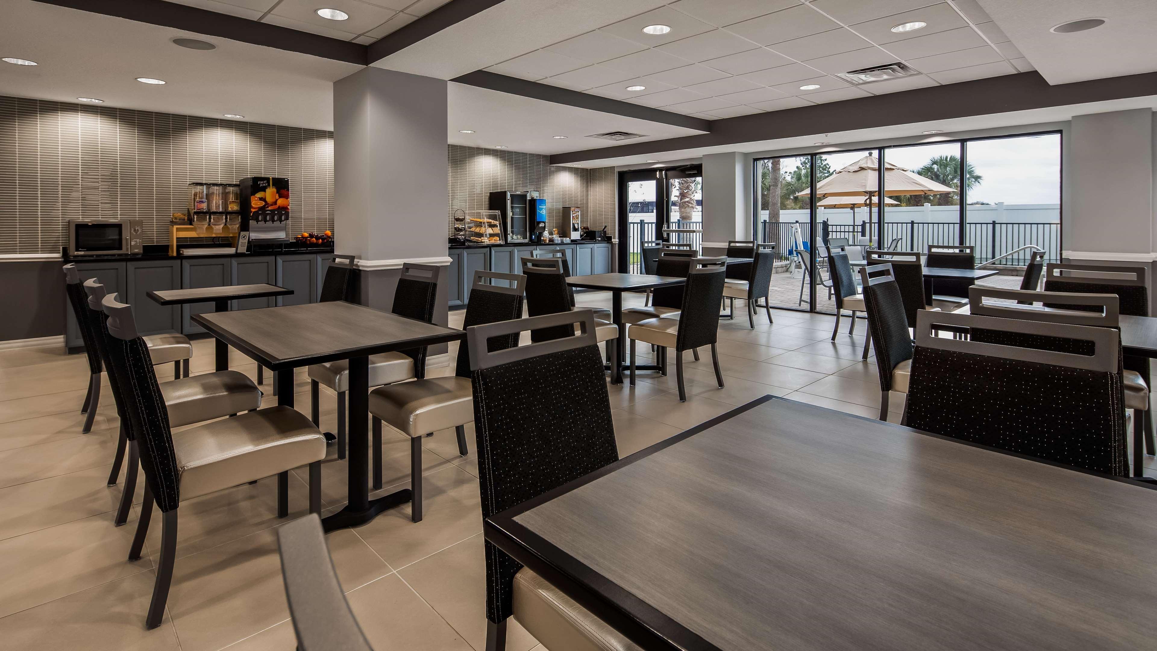 Best Western Plus New Caney Inn & Suites Eksteriør billede